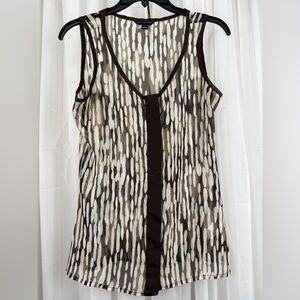 Banana Republic Sheer Printed Blouse size Small  Sleeveless Hidden Button Front